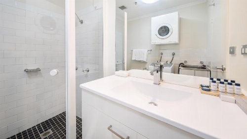 Oaks Sydney Goldsbrough Suites image 27