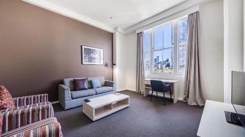Oaks Sydney Goldsbrough Suites image 3
